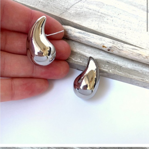 NWT set of 2 Botegga inspired gold & silver drop earrings - Picture 3 of 5